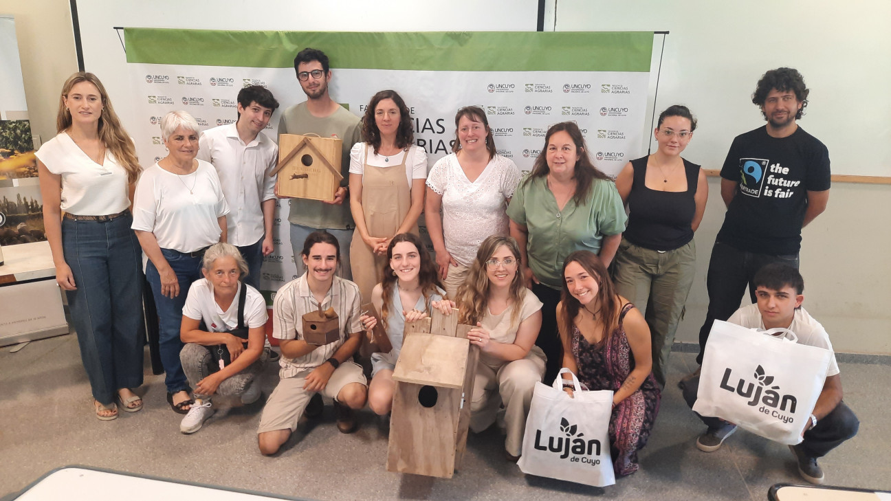 imagen Con propuestas creativas, se realizó la exhibición y premiación del Concurso de Cajas Nido para aves entomófagas en Ciencias Agrarias