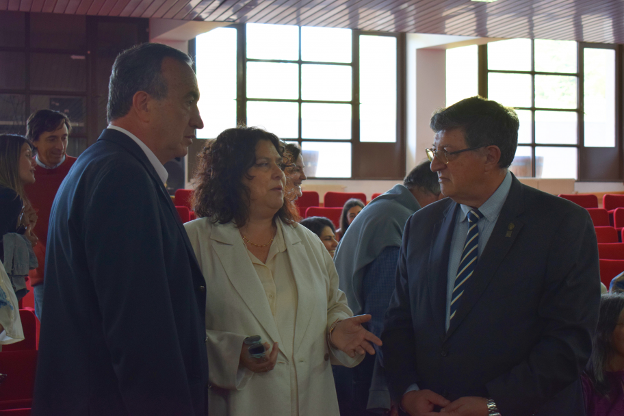 imagen Rosana Celia Vallone recibió el premio "Prof. Ing. Agr. Dr. León Nijensohn" por parte de la Academia Nacional de Agronomía y Veterinaria