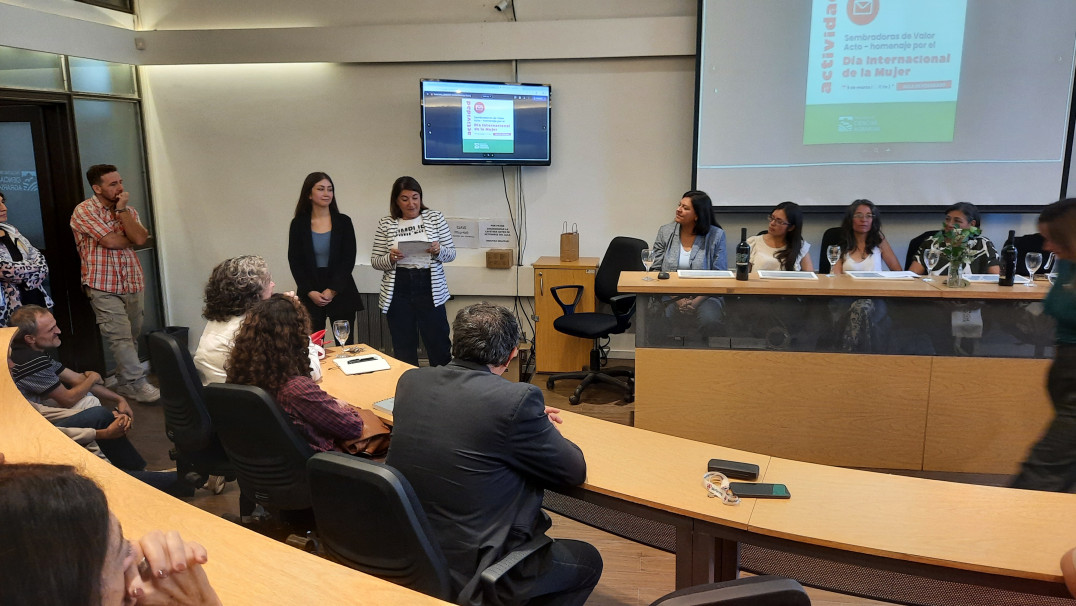 imagen "Sembradoras de Valor": La Facultad de Ciencias Agrarias homenajeó el liderazgo y la identidad de las mujeres rurales
