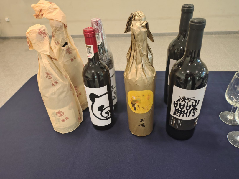 imagen La vitivinicultura de Ningxia fue presentada en la Facultad de Ciencias Agrarias