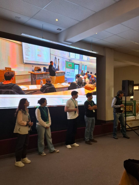 imagen Estudiantes y egresados de Agrarias compartieron su experiencia CREA en un encuentro regional