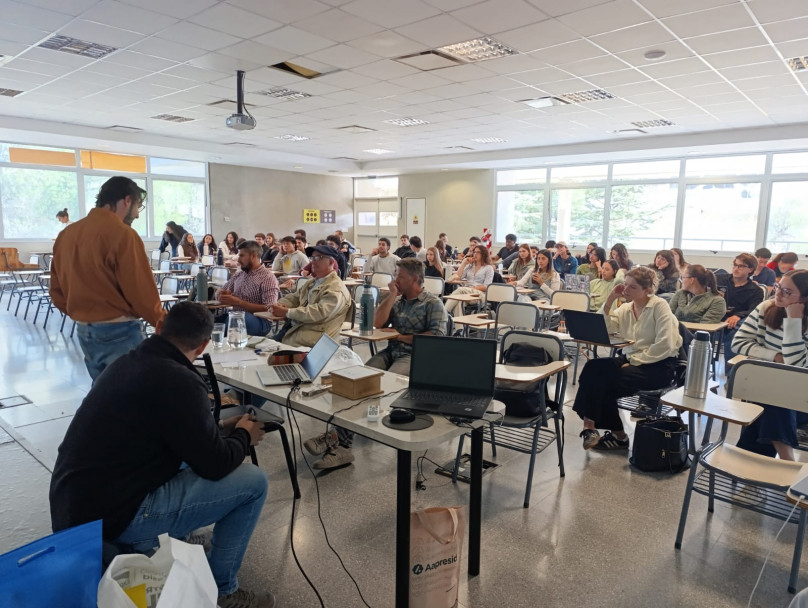 imagen Una charla del INTA abordó en Agrarias el manejo ganadero de los ambientes naturales de Mendoza