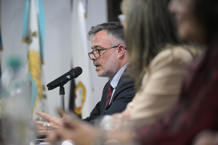 imagen David Martín y Alejandrina Alaria asumieron en Ciencias Agrarias: "La universidad pública es ascenso social e innovación para la región"