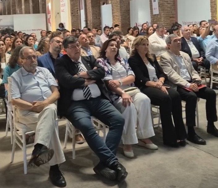 imagen La Facultad de Ciencias Agrarias participó de un reconocimiento en los Premios a la Innovación 2025 por el "Plan de Desarrollo Integral del Distrito Uspallata"