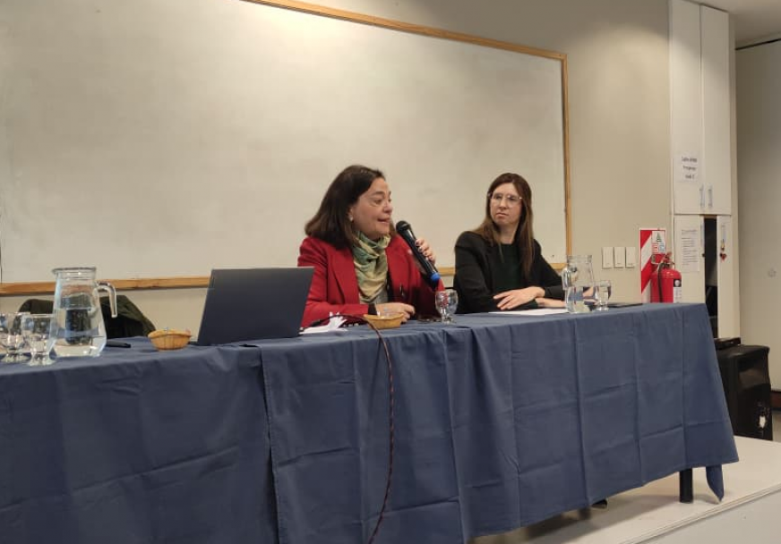 imagen Se realizó la primera jornada del del Ciclo de Charlas "Nuevos desafíos en la formación profesional universitaria"