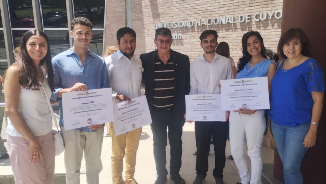 imagen Convocan a postular Egresados de la Promoción 2024 y Estudiantes Avanzados para recibir la distinción "María Elisa Norton Farmache"
