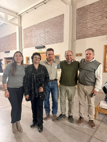 imagen La ASAHO reconoció la trayectoria de Galmarini y la organización del Congreso de Horticultura en Agrarias