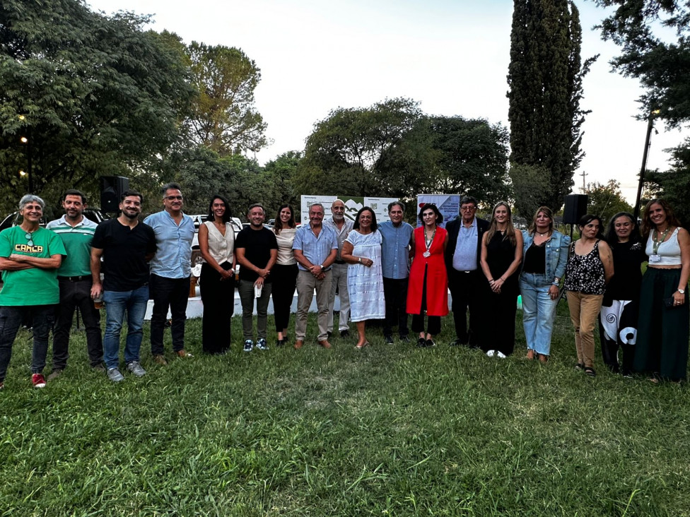 imagen La Facultad de Ciencias Agrarias celebró San Patricio con el lanzamiento de su nuevo Diplomado en Cerveza Artesanal y el Mural Artístico: Espuma Creativa