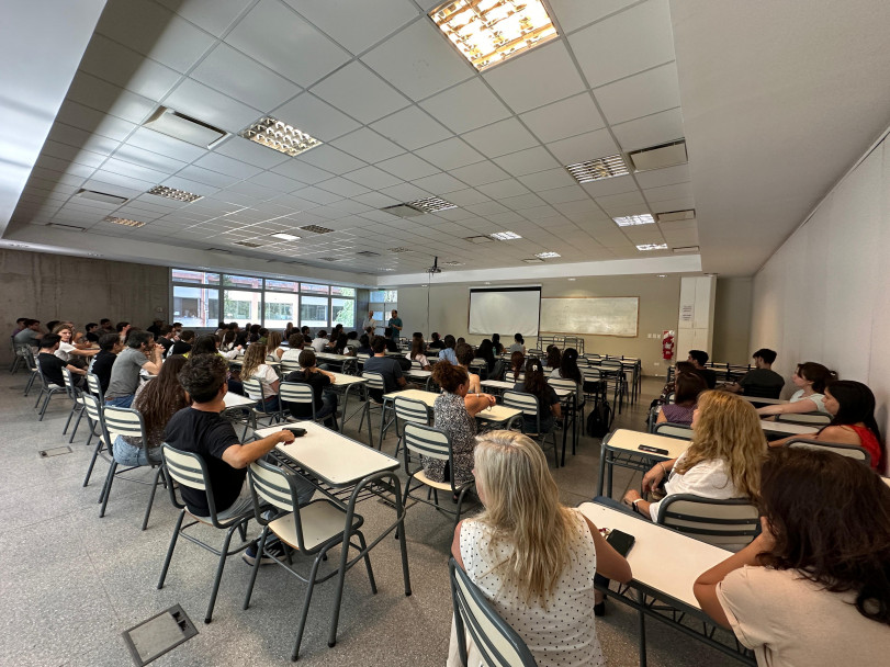 imagen Más de 40 estudiantes participaron en "Viviendo la ciencia: una tarde en el laboratorio"