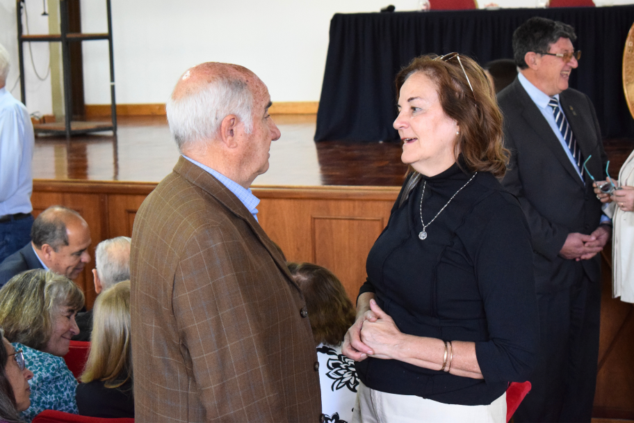 imagen Rosana Celia Vallone recibió el premio "Prof. Ing. Agr. Dr. León Nijensohn" por parte de la Academia Nacional de Agronomía y Veterinaria