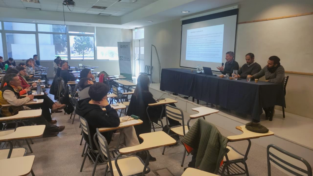 imagen Se realizó la primera jornada del del Ciclo de Charlas "Nuevos desafíos en la formación profesional universitaria"