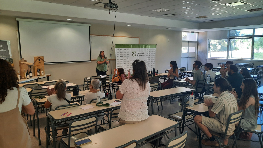 imagen Con propuestas creativas, se realizó la exhibición y premiación del Concurso de Cajas Nido para aves entomófagas en Ciencias Agrarias