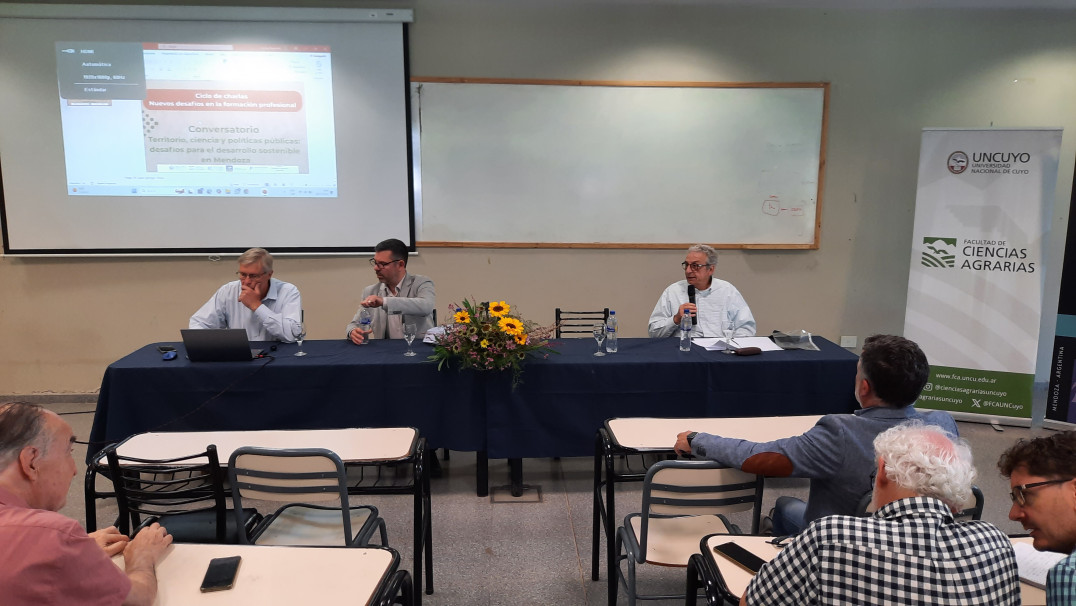 imagen Conversatorio reunió miradas interdisciplinarias sobre territorio, ciencia y desarrollo sostenible en Mendoza