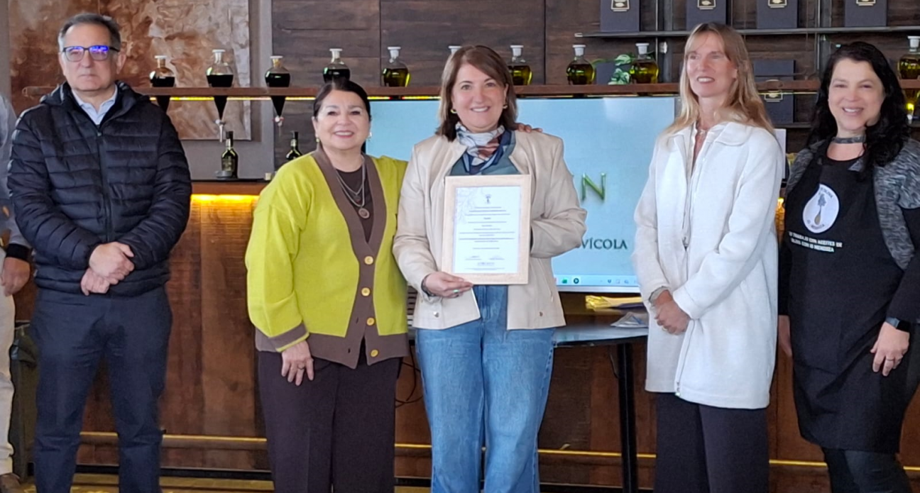 imagen Aceites de Oliva elaborados en la facultad obtuvieron certificación IG