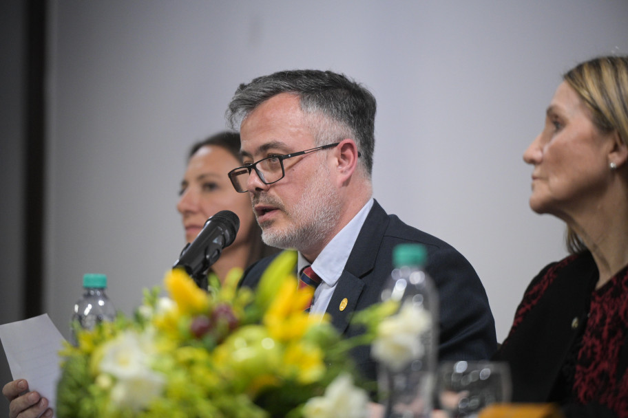 imagen David Martín y Alejandrina Alaria asumieron en Ciencias Agrarias: "La universidad pública es ascenso social e innovación para la región"