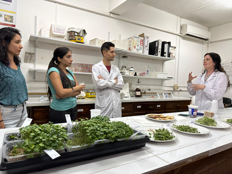 imagen Más de 40 estudiantes participaron en "Viviendo la ciencia: una tarde en el laboratorio"