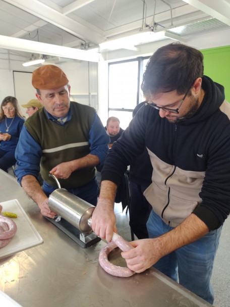 imagen Productores y emprendedores participaron de una capacitación sobre elaboración de chacinados y embutidos en General Alvear