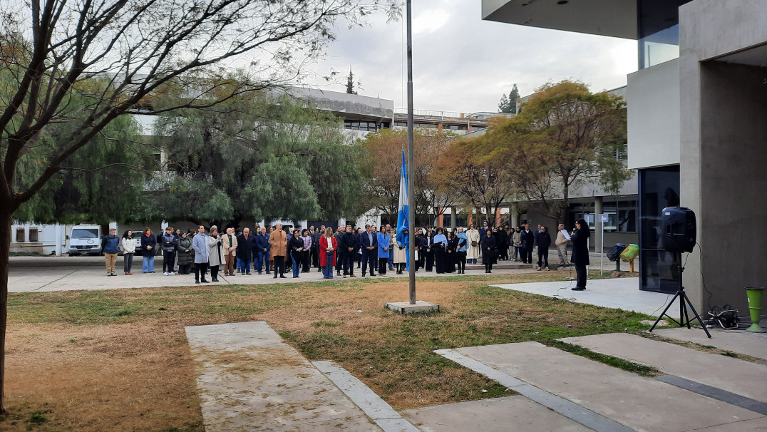imagen Ciencias Agrarias celebró el Día de la Bandera 2026 con reconocimientos académicos y la designación de nuevos abanderados para el próximo ciclo lectivo
