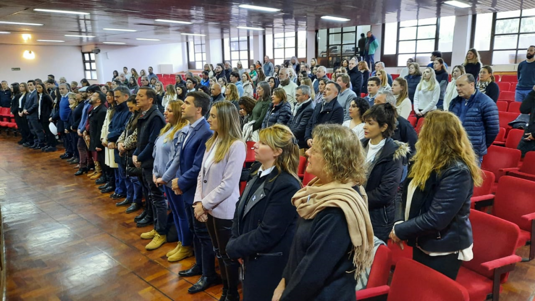 imagen Un emotivo Acto del Día de la Bandera y Cambio de Abanderados y Escoltas se realizó en Ciencias Agrarias