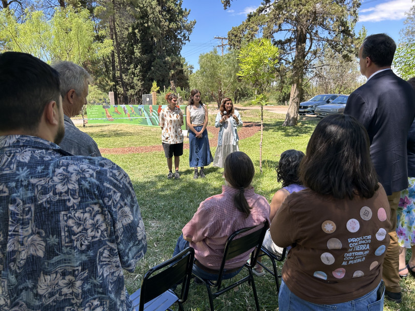 imagen Se realizó la inauguración de la Plaza-Jardín en el Espacio de Derechos Humanos por la Memoria, Verdad y Justicia de la Facultad de Ciencias Agrarias