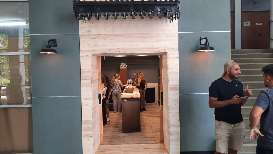 imagen Se inauguró el "Mercadito de Agrarias" un espacio de encuentro y venta abierta a la comunidad universitaria