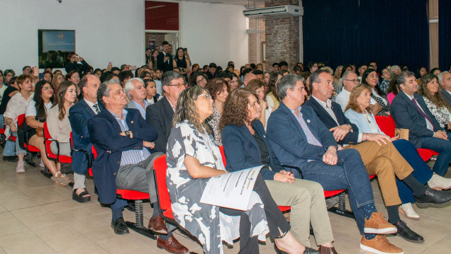 imagen Estudiantes y graduados de la Facultad de Ciencias Agrarias recibieron la distinción "María Elisa Norton Farmache" 2025