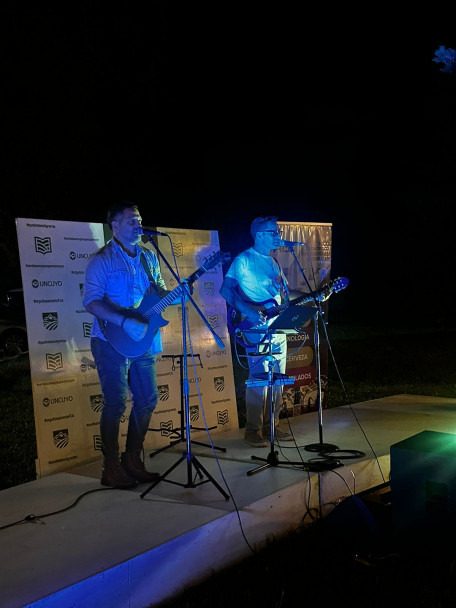 imagen La Facultad de Ciencias Agrarias celebró San Patricio con el lanzamiento de su nuevo Diplomado en Cerveza Artesanal y el Mural Artístico: Espuma Creativa