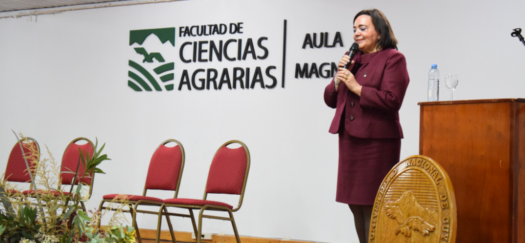 imagen Decana María Flavia Filippini, quien asumió la Presidencia de AACUB