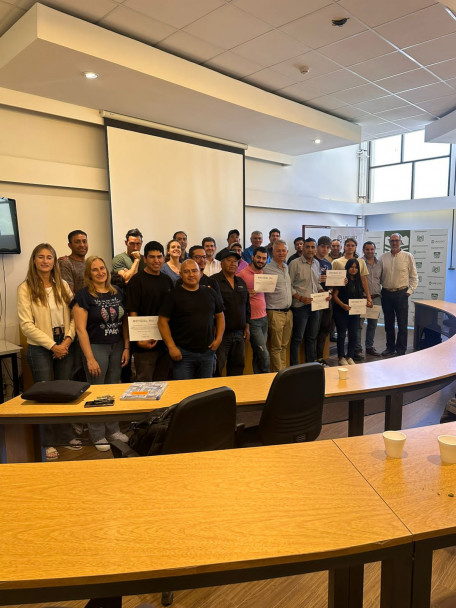 imagen La Facultad de Ciencias Agrarias celebró el cierre de la cuarta edición de la Escuela de Encargados de Finca