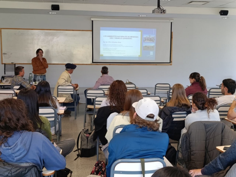 imagen Una charla del INTA abordó en Agrarias el manejo ganadero de los ambientes naturales de Mendoza