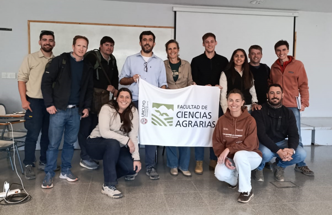 imagen La Facultad de Ciencias Agrarias recibió al Ing. Adrián Orozco para abordar la producción de maíz y sorgo bajo riego