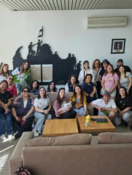imagen APEHUN visitó la Facultad de Ciencias Agrarias en el marco de las Jornadas de Enseñanza de la Historia