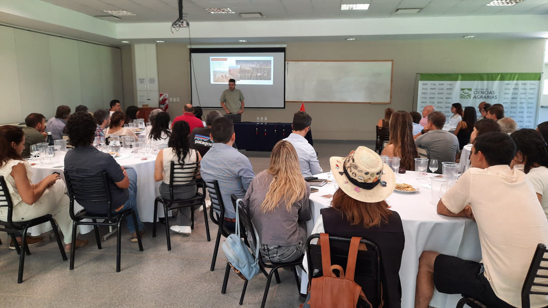 imagen La vitivinicultura de Ningxia fue presentada en la Facultad de Ciencias Agrarias