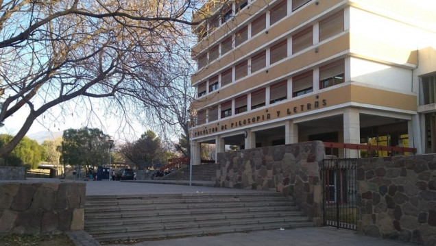 imagen Inscripciones abiertas a cursos electivos en Filosofía y Letras para estudiantes de Agrarias