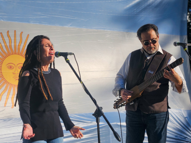 imagen Peña del Egresado 2025: Un abrazo solidario que florece en raíces, música y tradición