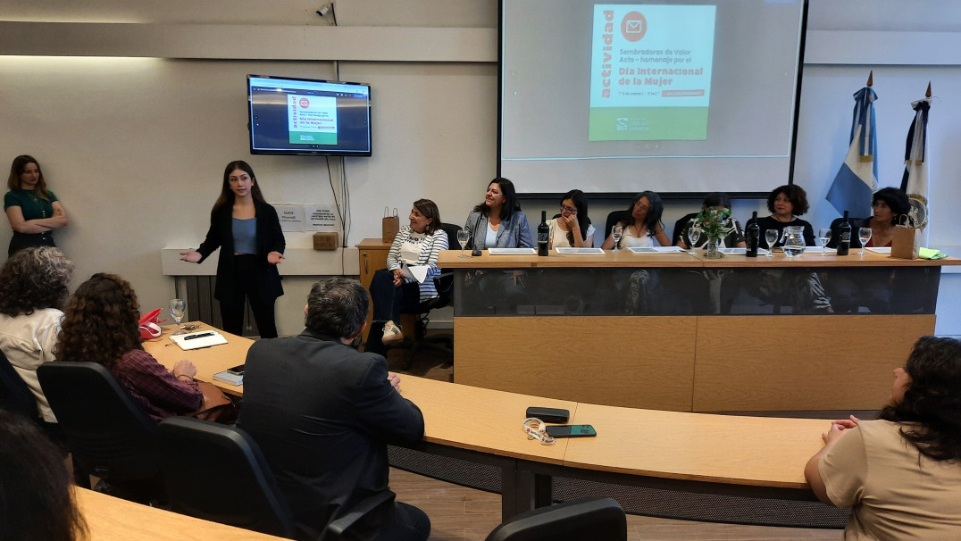 imagen "Sembradoras de Valor": La Facultad de Ciencias Agrarias homenajeó el liderazgo y la identidad de las mujeres rurales