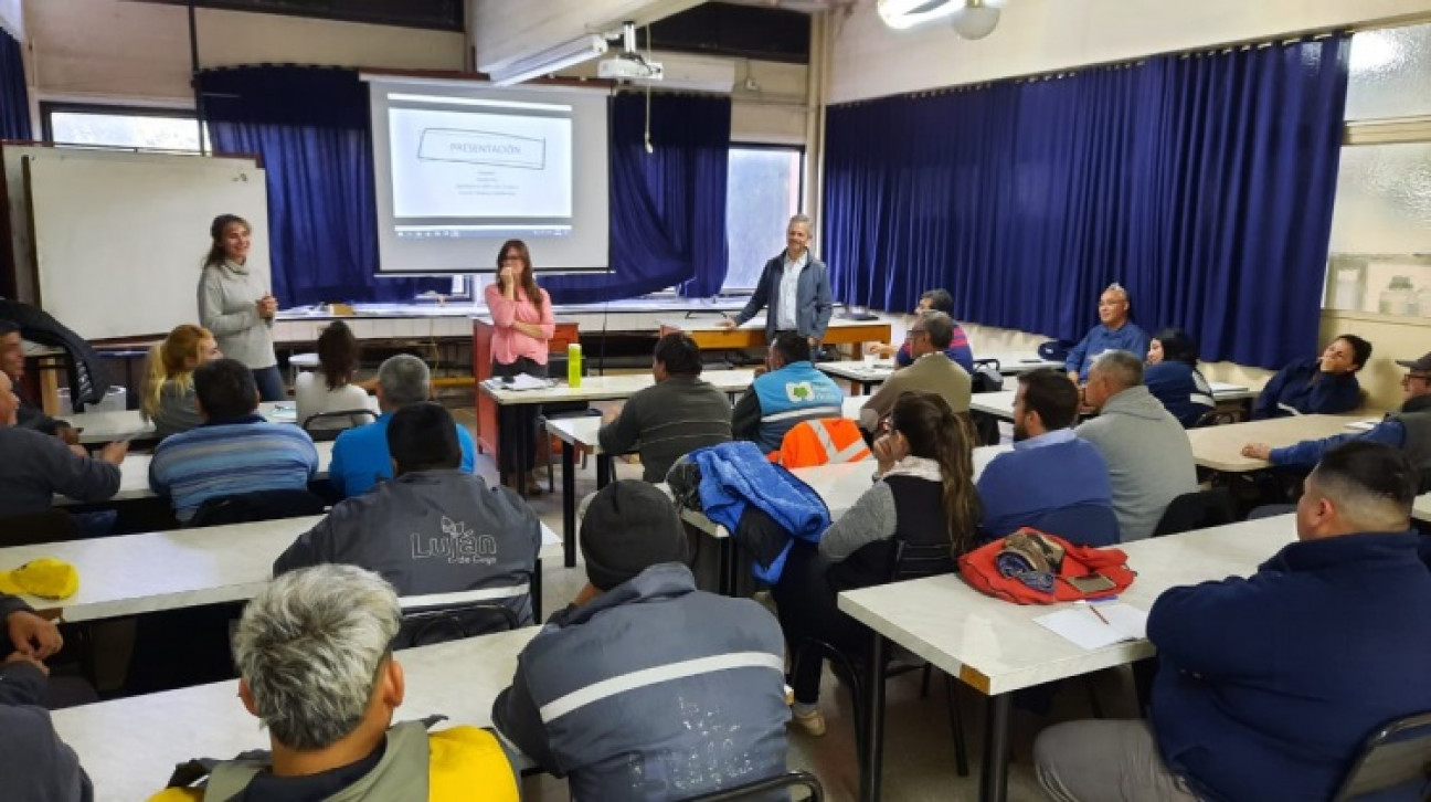 imagen La Escuela de Oficios de Ciencias Agrarias dio inicio al  Curso de Jardinería para Municipios 