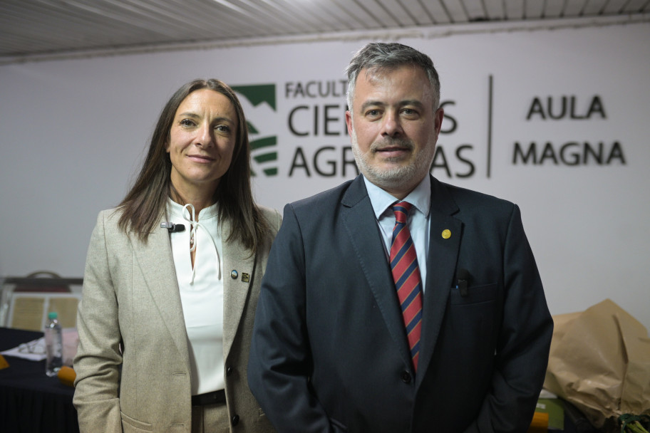 imagen David Martín y Alejandrina Alaria asumieron en Ciencias Agrarias: "La universidad pública es ascenso social e innovación para la región"