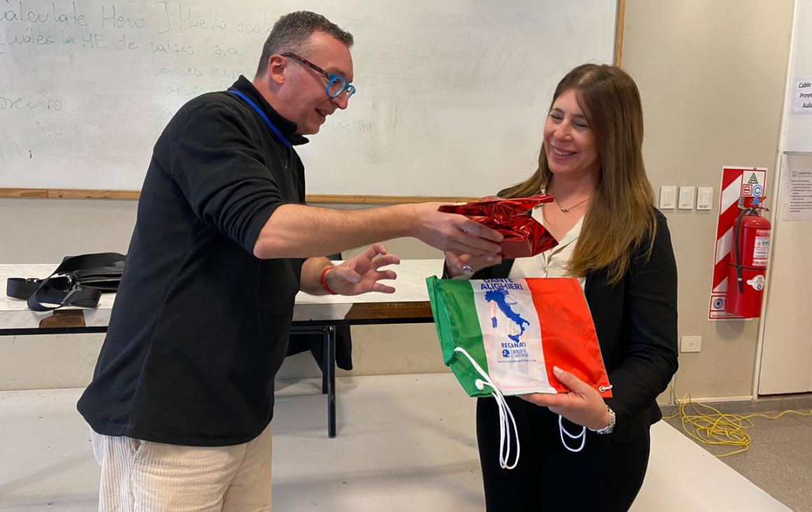 imagen La Facultad de Ciencias Agrarias recibió la visita de un representante del Instituto Dante Alighieri de Recanati Le Marche-Italia