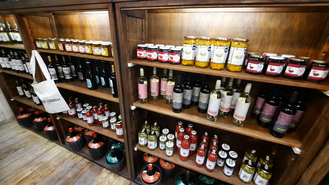 imagen Se inauguró el "Mercadito de Agrarias" un espacio de encuentro y venta abierta a la comunidad universitaria