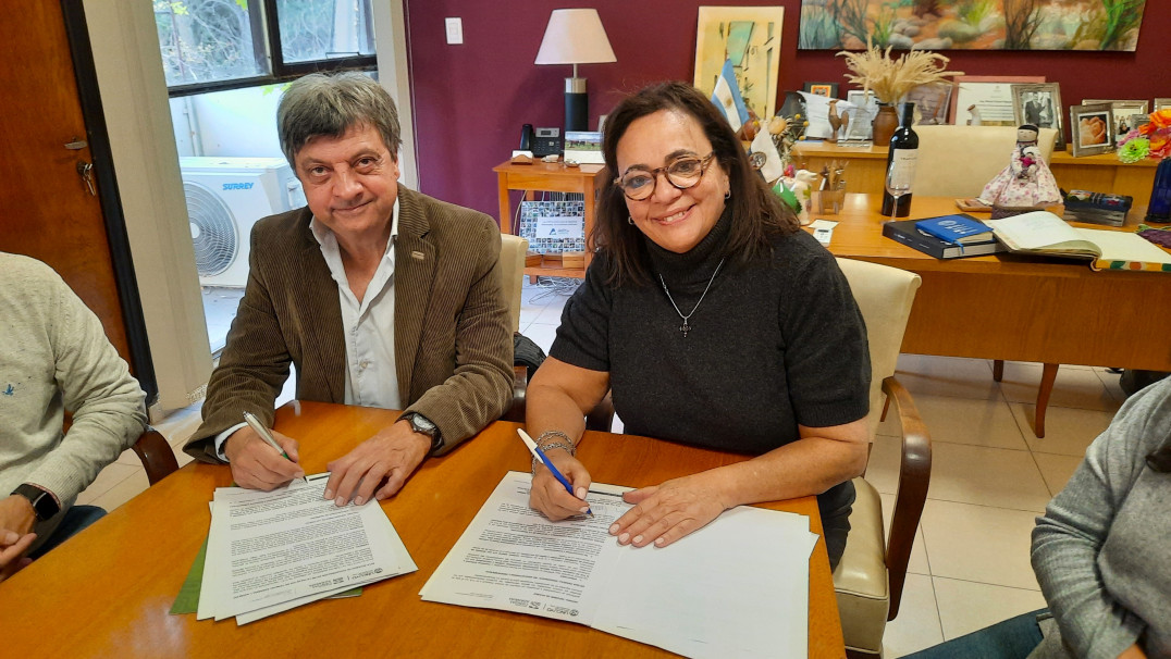 imagen Ciencias Agrarias firmó un acuerdo con AAPRESID para impulsar prácticas de agricultura regenerativa