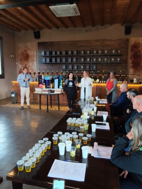 imagen Aceites de Oliva elaborados en la facultad obtuvieron certificación IG