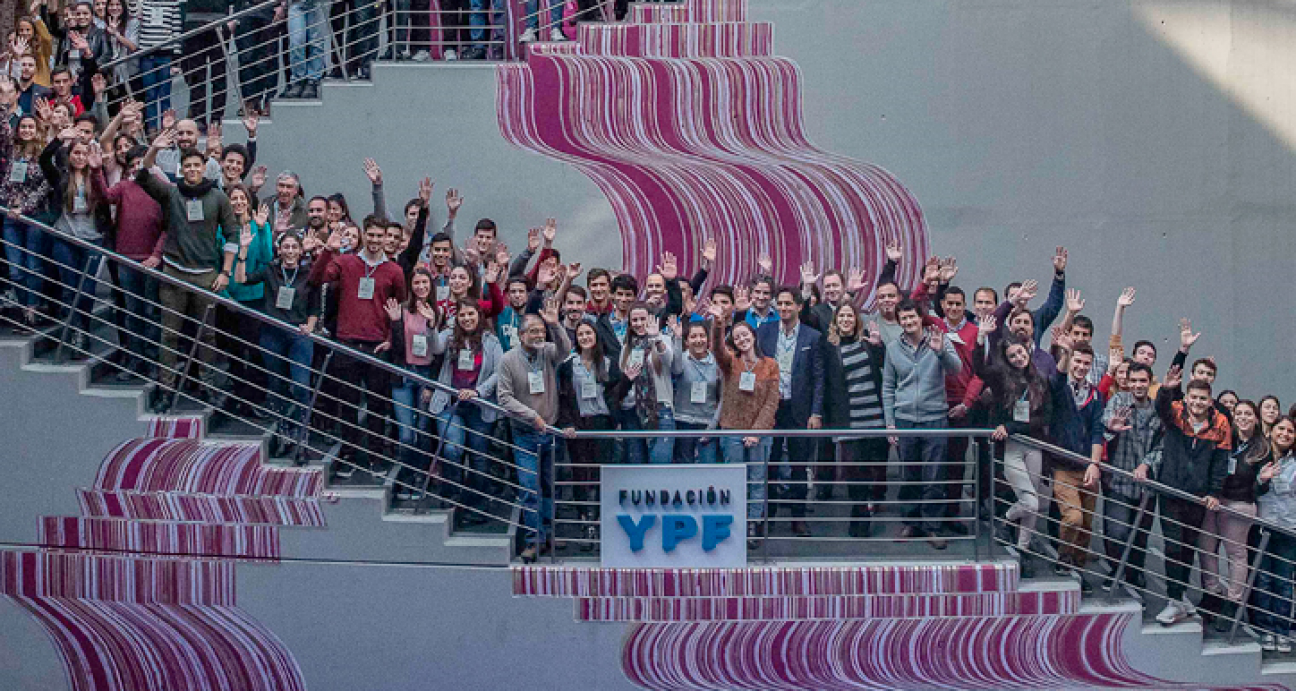 imagen  Abren convocatoria para el programa de Becas de Grado de Fundación YPF 