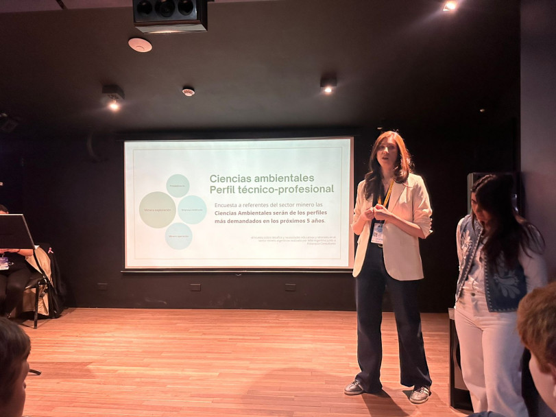 imagen La Facultad de Ciencias Agrarias reafirmó su compromiso con el desarrollo minero sustentable en Argentina Mining 2025