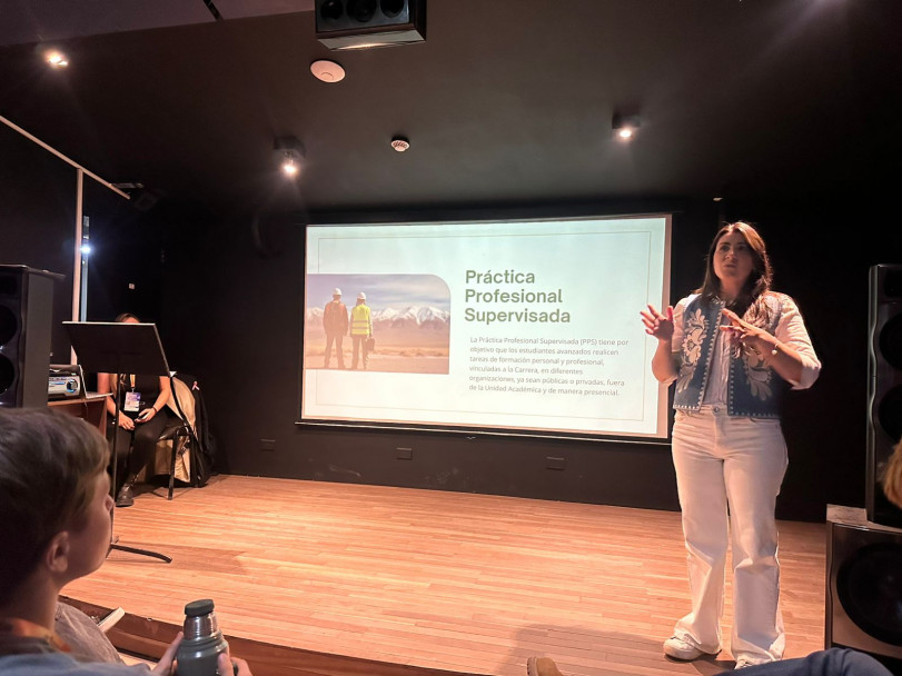 imagen La Facultad de Ciencias Agrarias reafirmó su compromiso con el desarrollo minero sustentable en Argentina Mining 2025