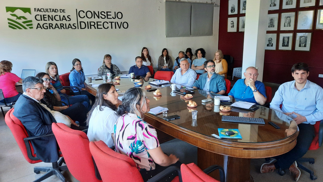 imagen El equipo de Autoevaluación Institucional de la UNCUYO presentó su informe en la Facultad de Ciencias Agrarias
