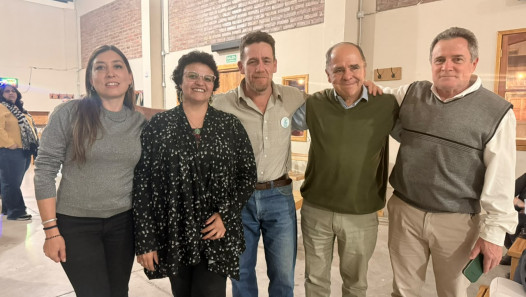 imagen La ASAHO reconoció la trayectoria de Galmarini y la organización del Congreso de Horticultura en Agrarias