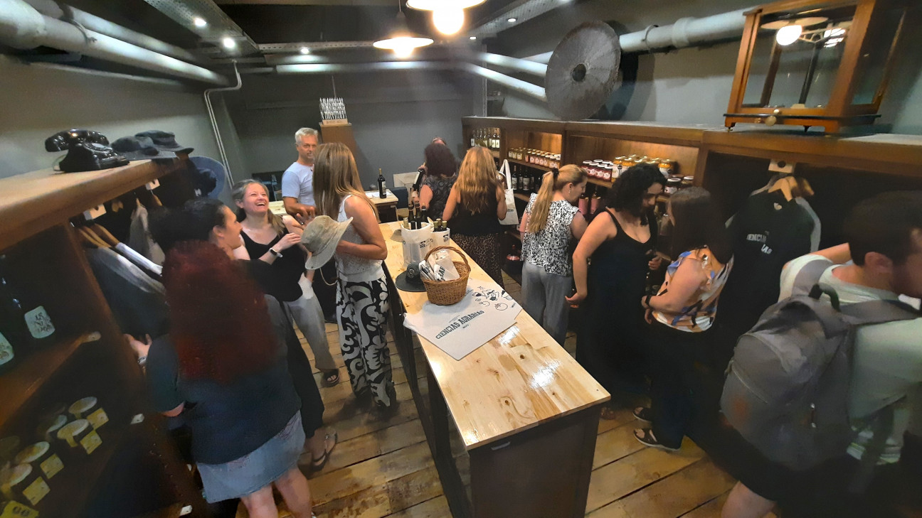 imagen Se inauguró el "Mercadito de Agrarias" un espacio de encuentro y venta abierta a la comunidad universitaria