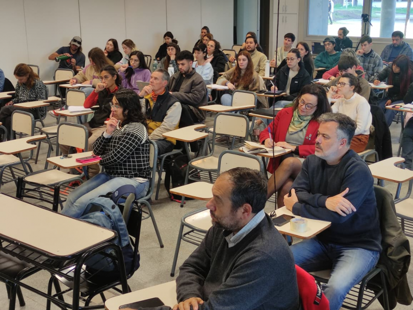 imagen Se realizó la primera jornada del del Ciclo de Charlas "Nuevos desafíos en la formación profesional universitaria"