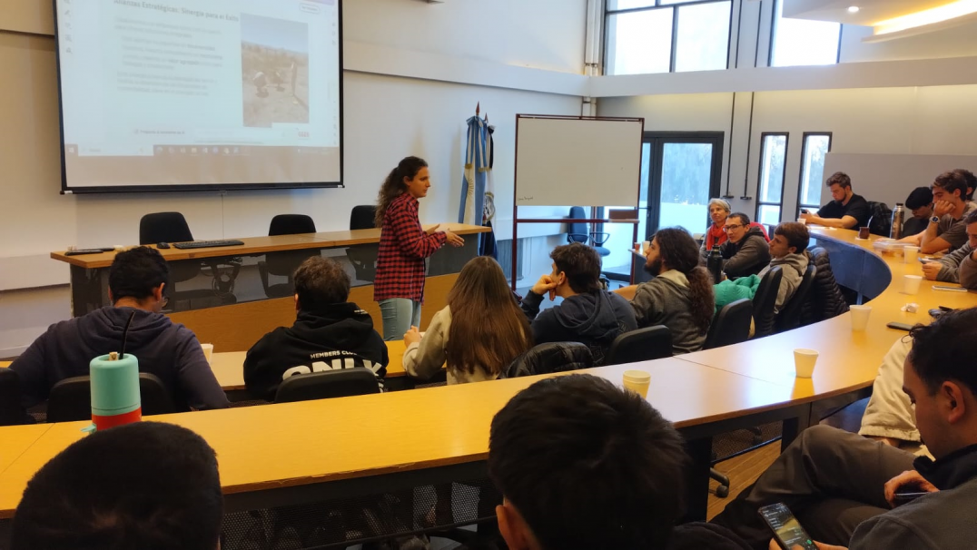 imagen Estudiantes de Ingeniería visitaron Ciencias Agrarias para conocer proyectos de innovación y ciencia aplicada